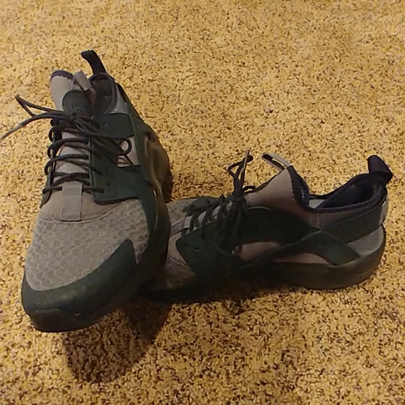 NWOT Nike Air Huarache - Picture 4 of 4